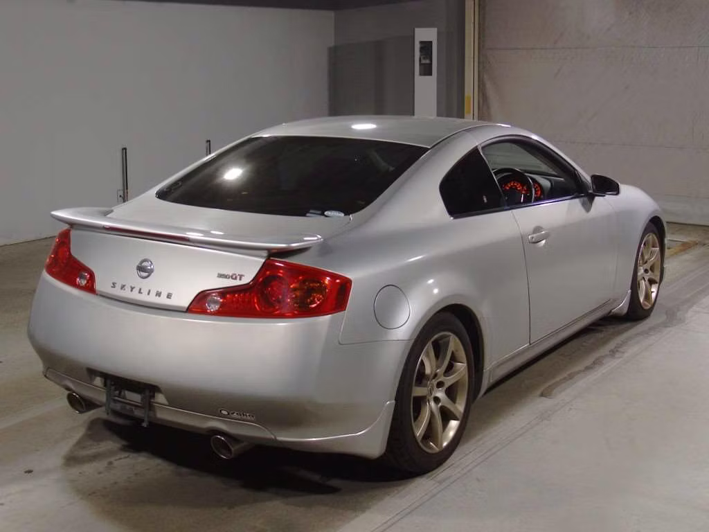 NISSAN SKYLINE