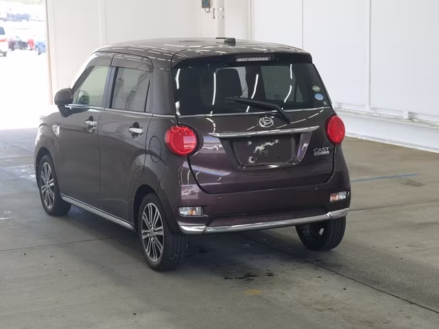 DAIHATSU CAST
