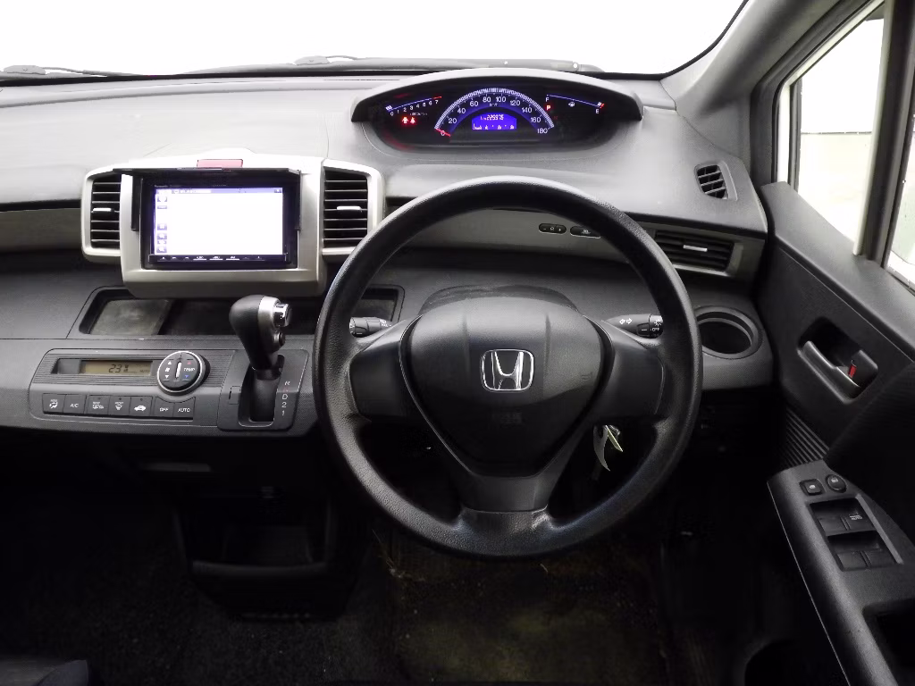HONDA FREED SPIKE