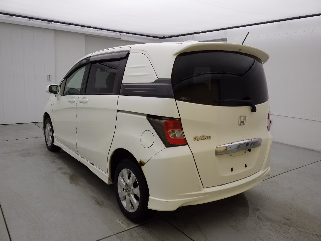 HONDA FREED SPIKE
