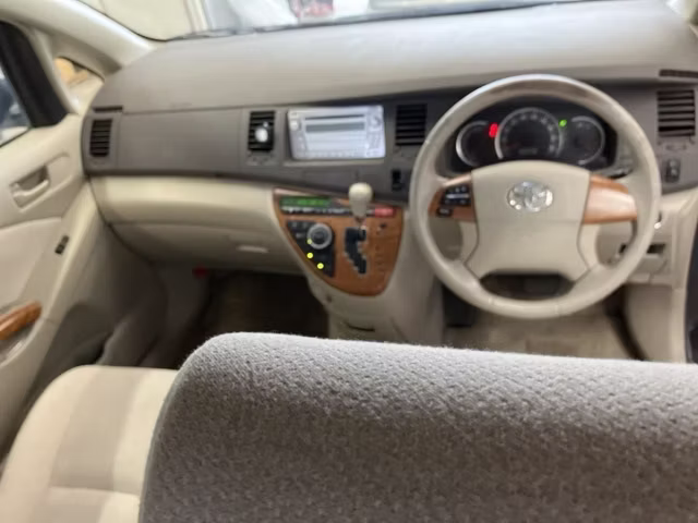 TOYOTA ISIS