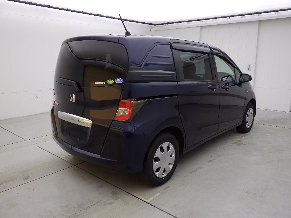 HONDA FREED SPIKE