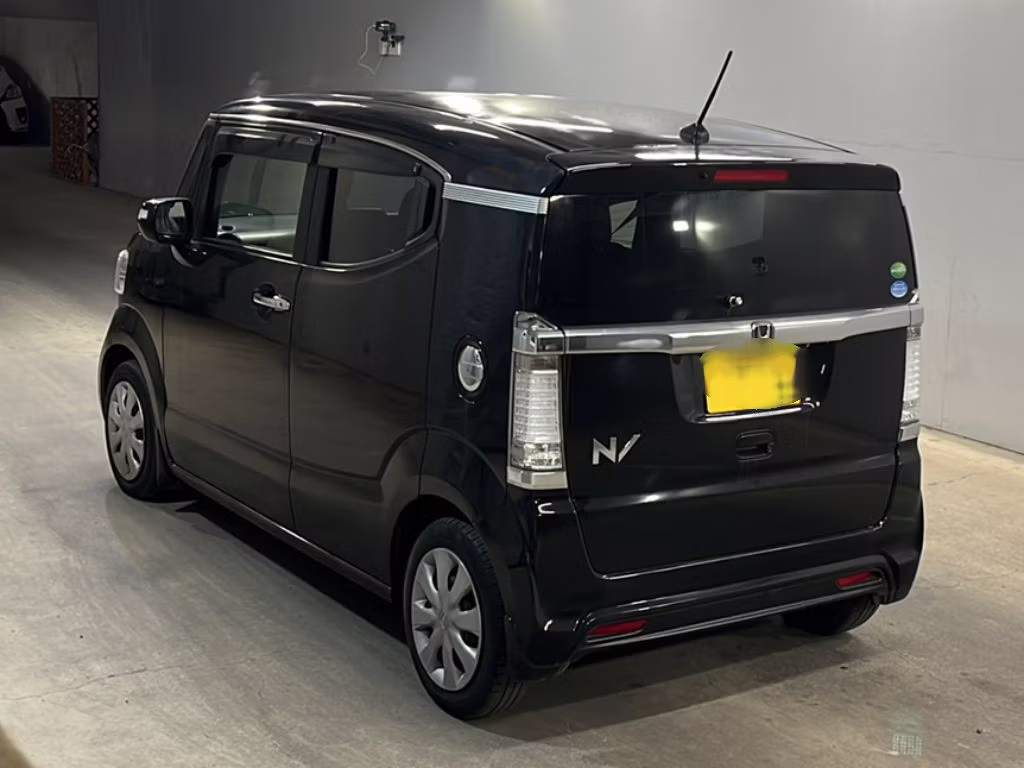 HONDA N-BOX SLASH