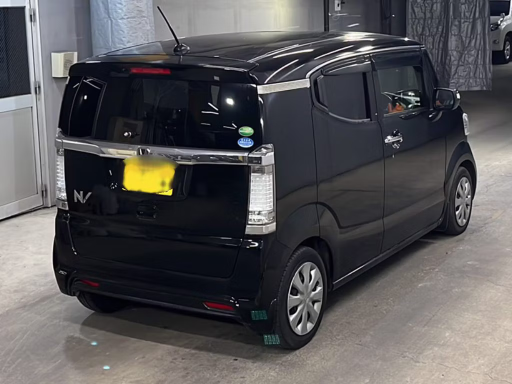 HONDA N-BOX SLASH