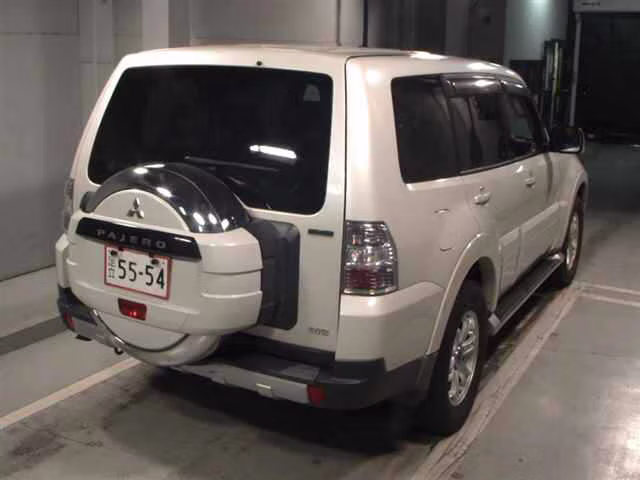 MITSUBISHI PAJERO