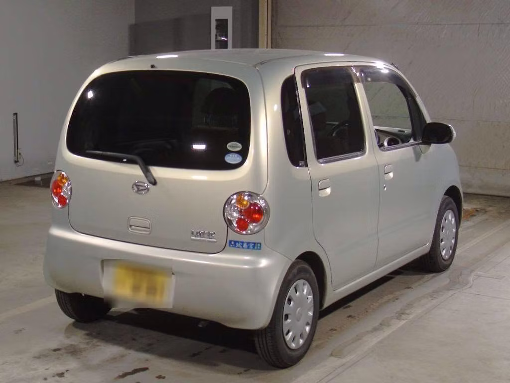 DAIHATSU MOVE LATTE