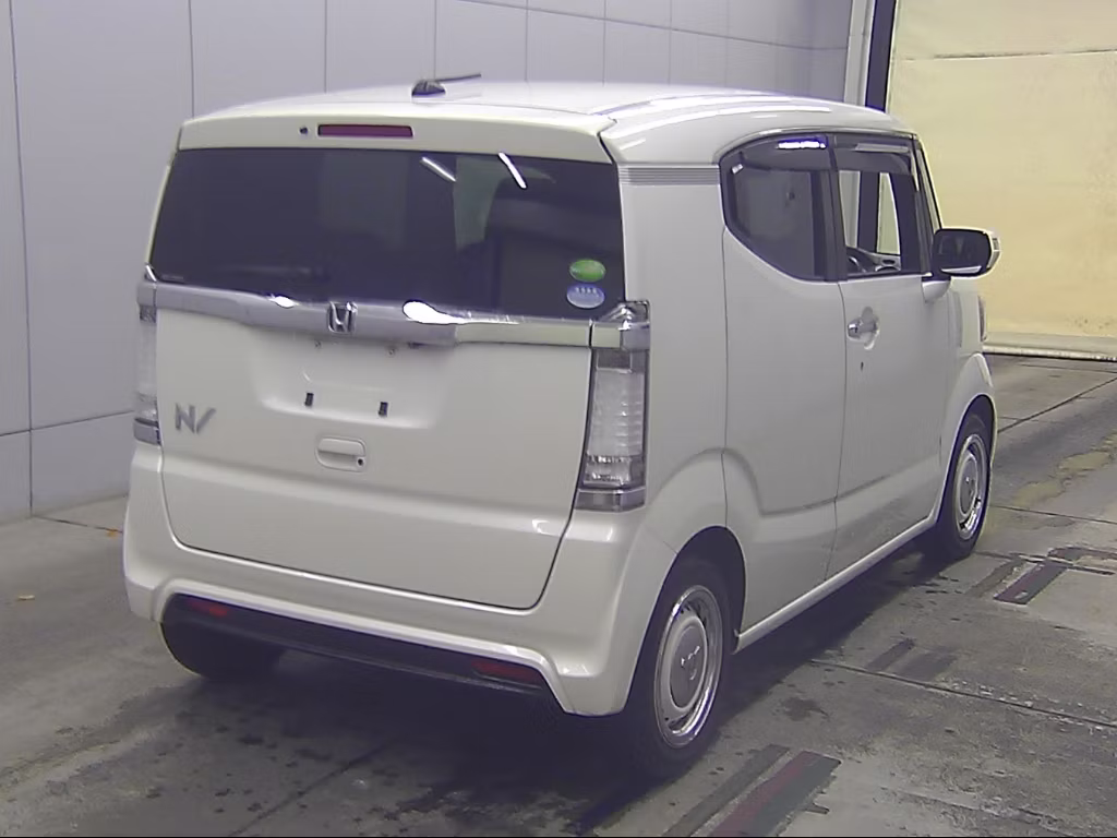 HONDA N-BOX SLASH
