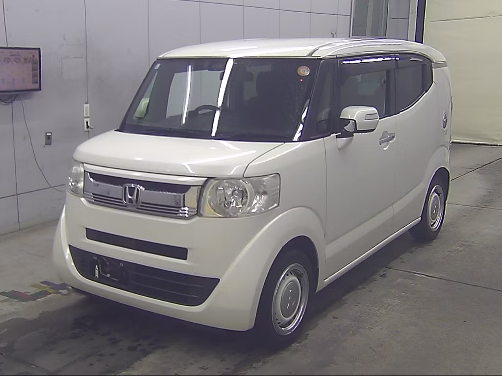 HONDA N-BOX SLASH