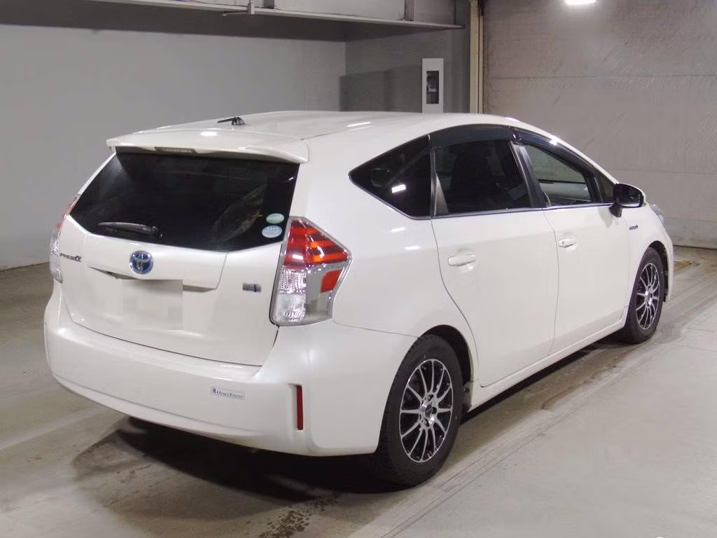 TOYOTA PRIUS ALPHA