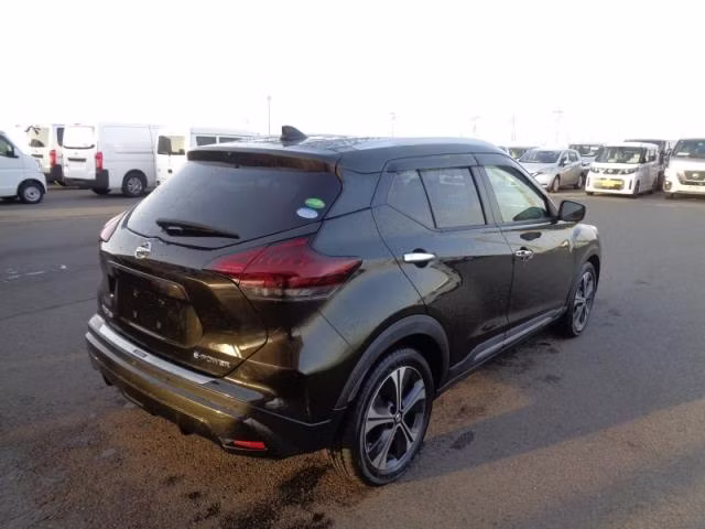 NISSAN KICKS