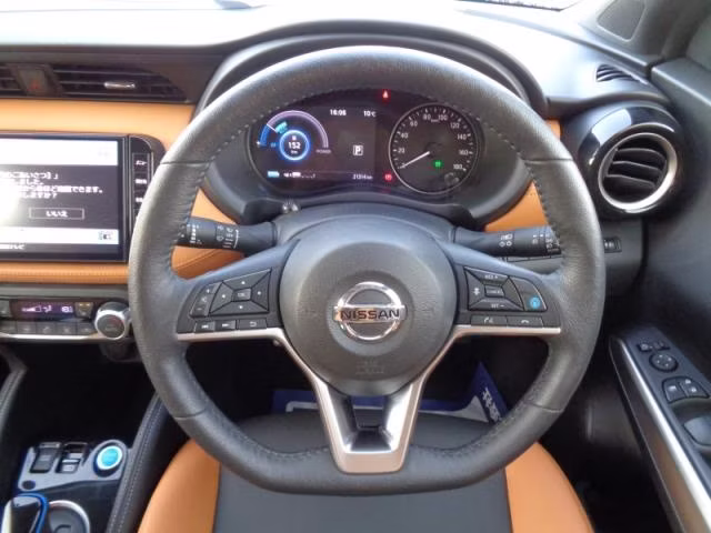 NISSAN KICKS