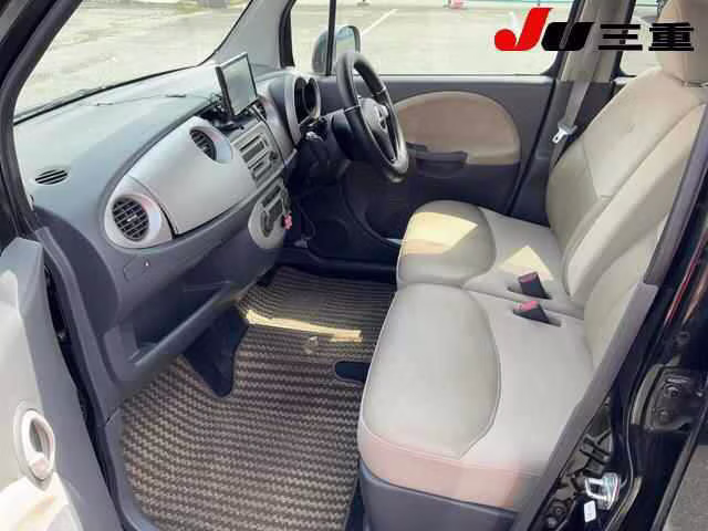 DAIHATSU MOVE LATTE
