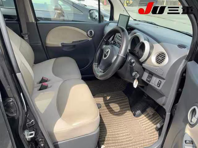 DAIHATSU MOVE LATTE