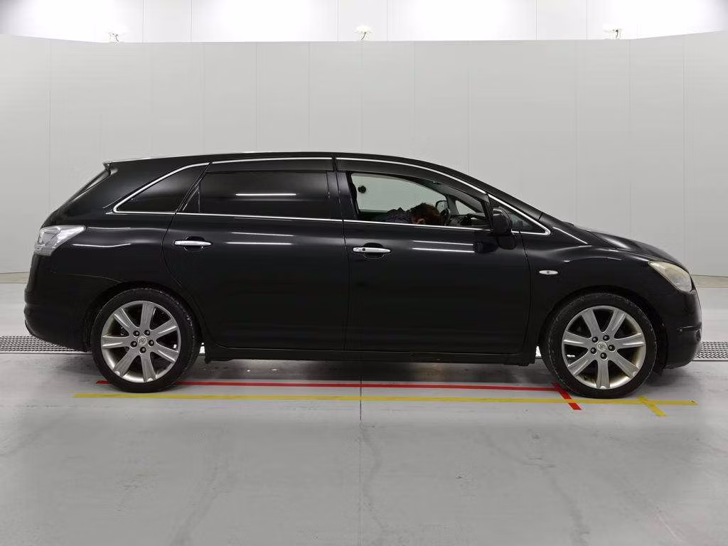 TOYOTA MARK X ZIO