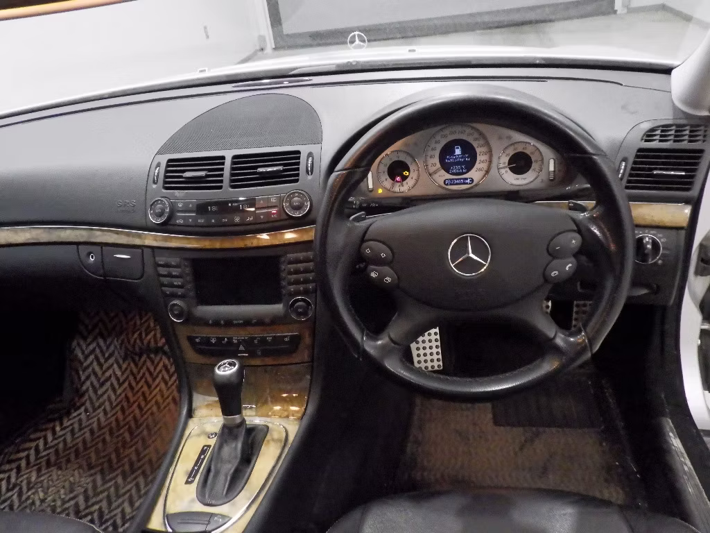 MERCEDES-BENZ E-CLASS