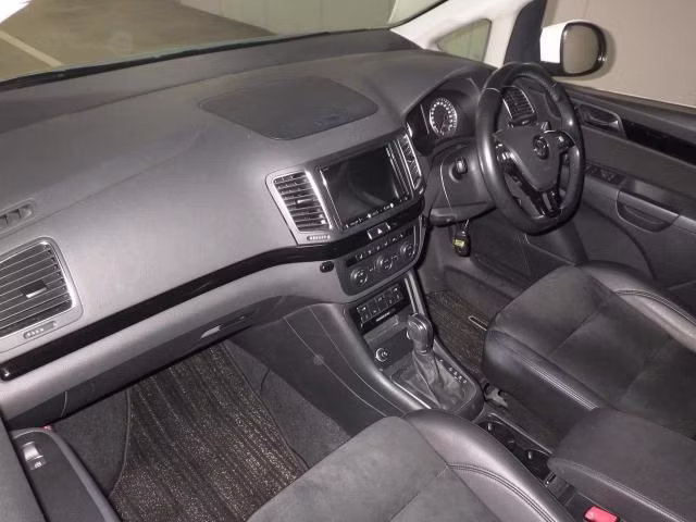 VOLKSWAGEN SHARAN