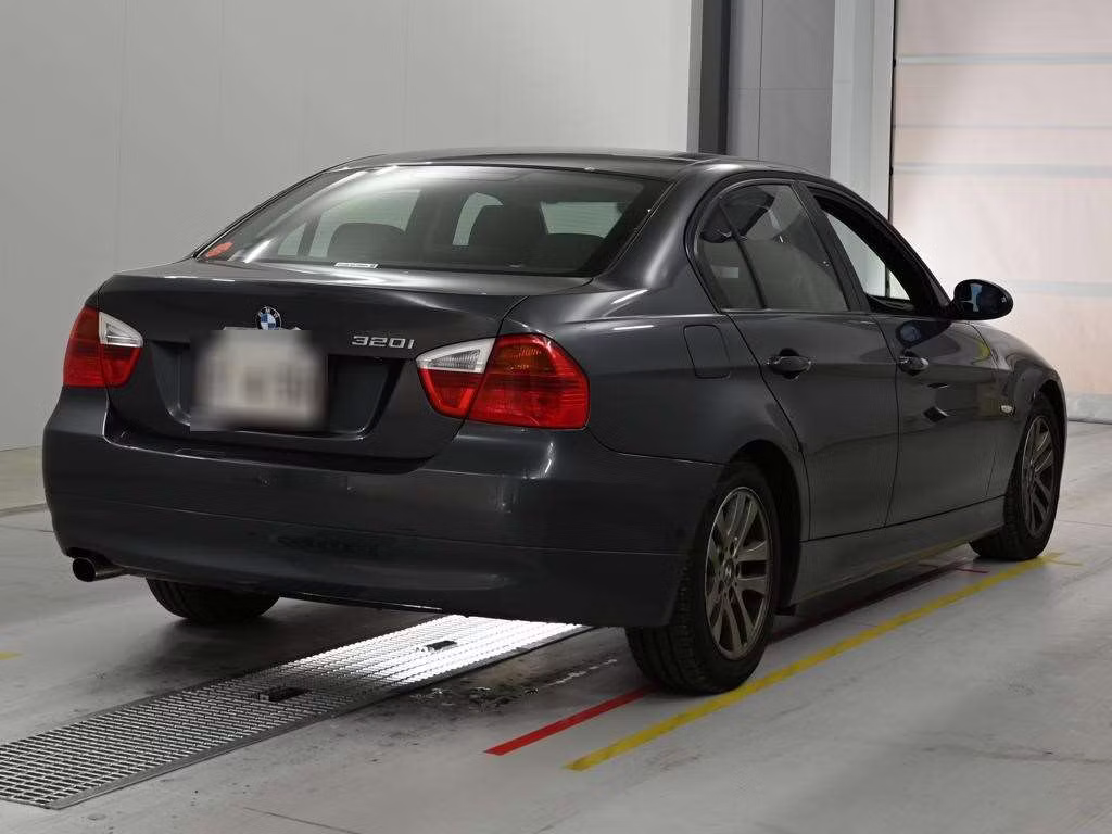 BMW 3-SERIES