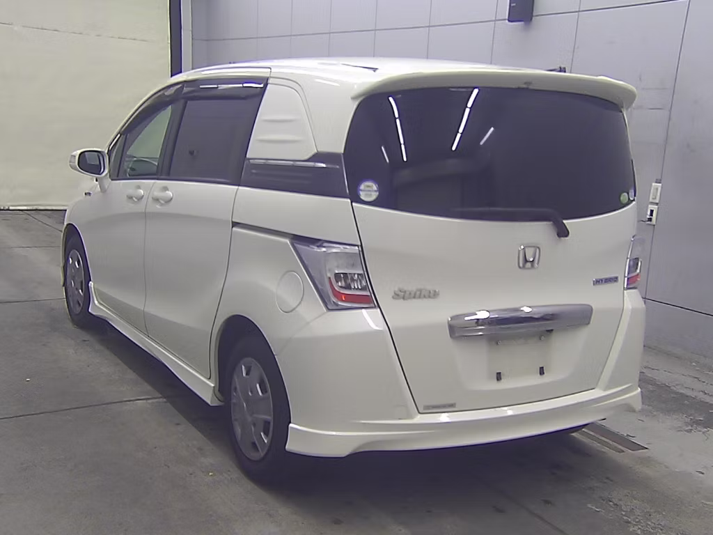 HONDA FREED SPIKE