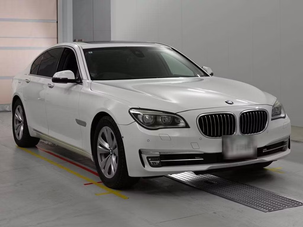 BMW 7-SERIES