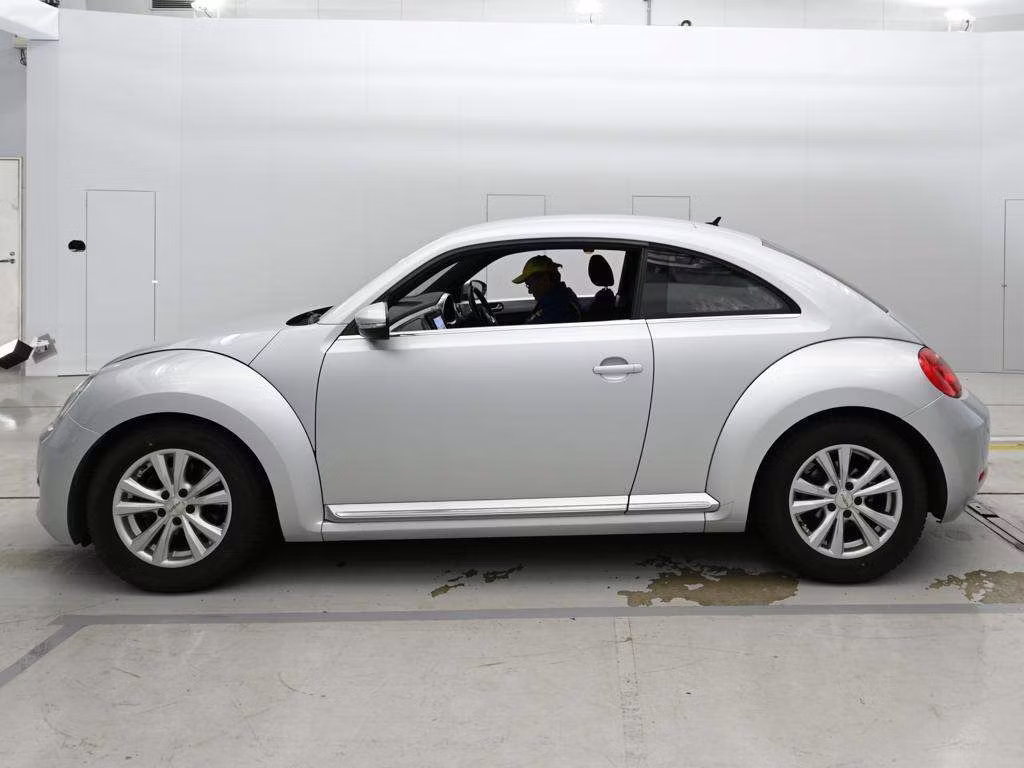 VOLKSWAGEN BEETLE