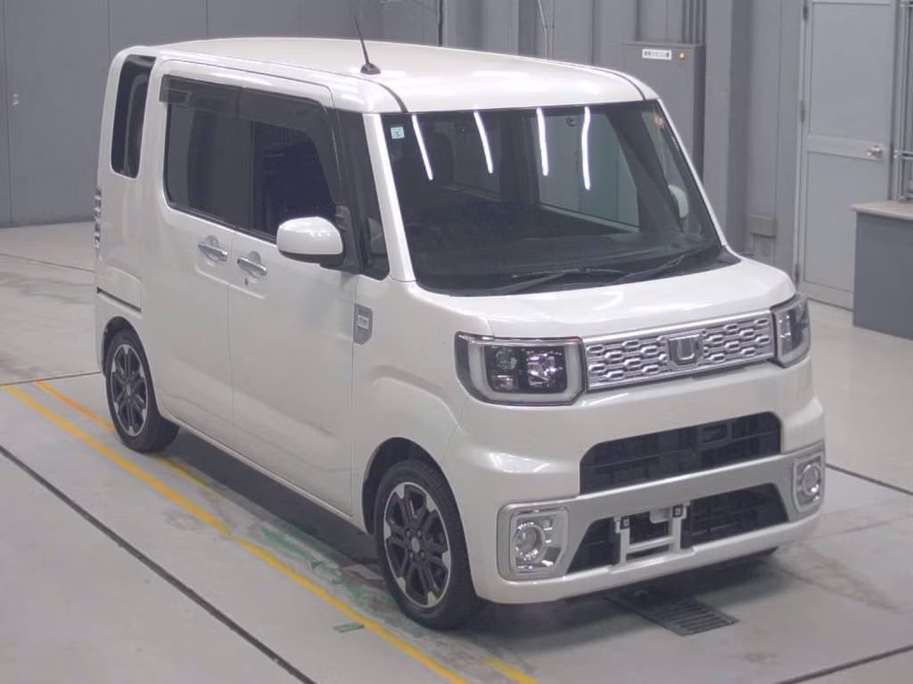 DAIHATSU WAKE
