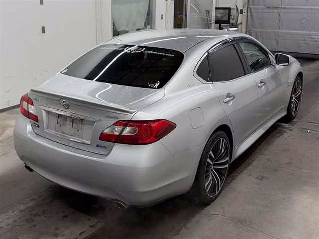 NISSAN FUGA