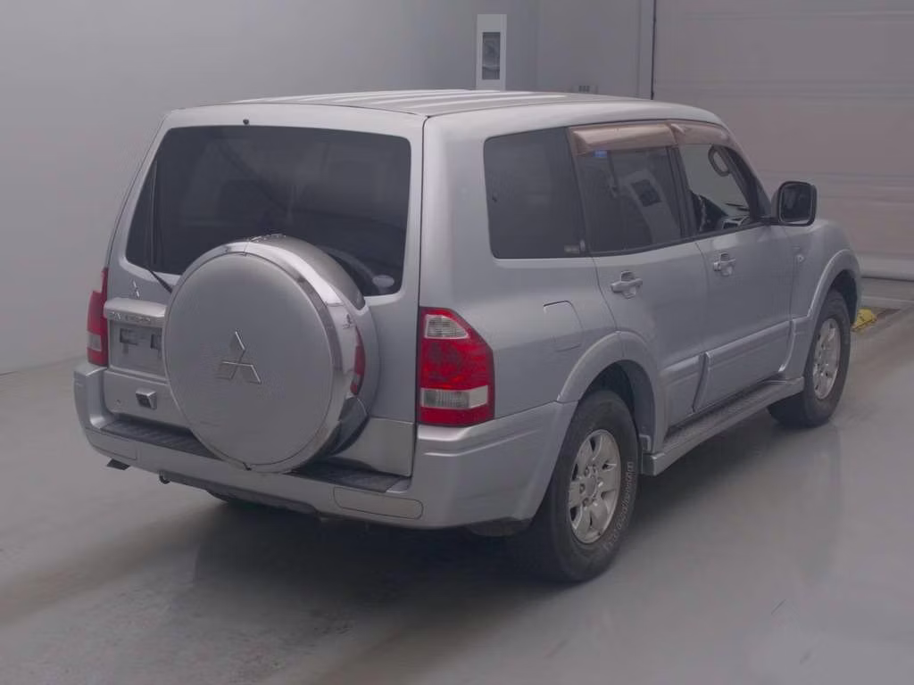 MITSUBISHI PAJERO