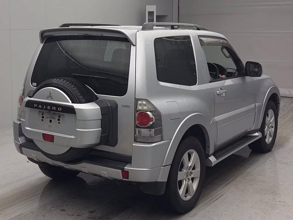 MITSUBISHI PAJERO