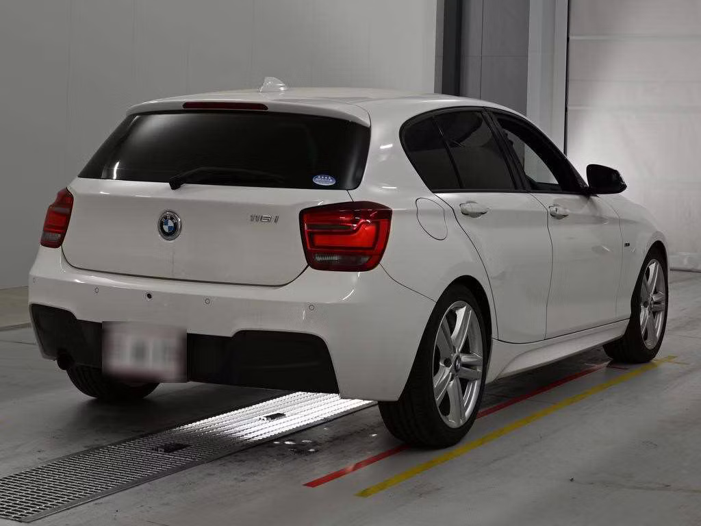 BMW 1-SERIES