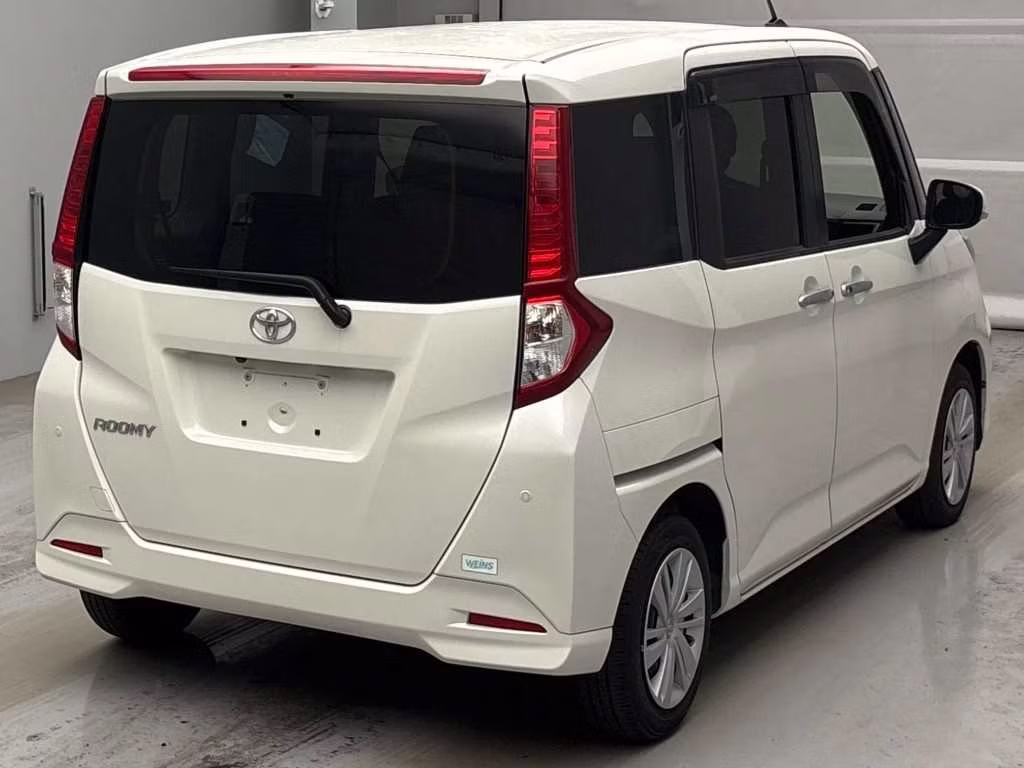 TOYOTA ROOMY