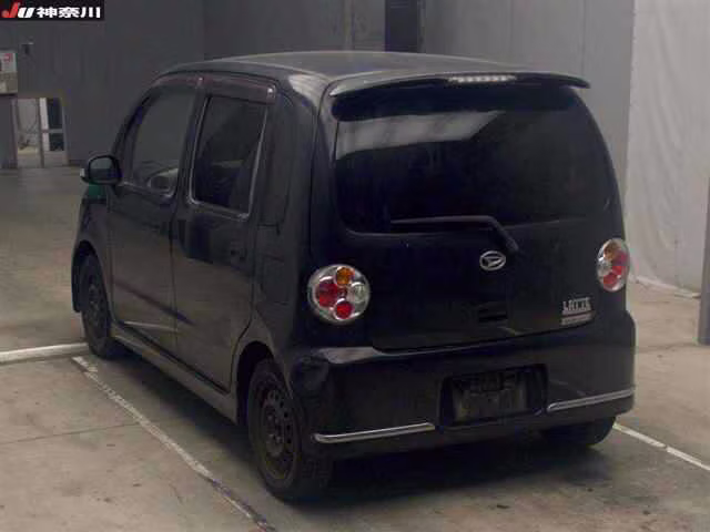 DAIHATSU MOVE LATTE