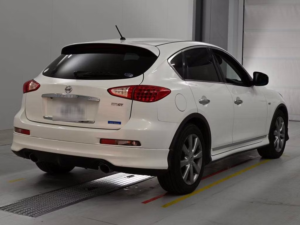 NISSAN SKYLINE CROSSOVER