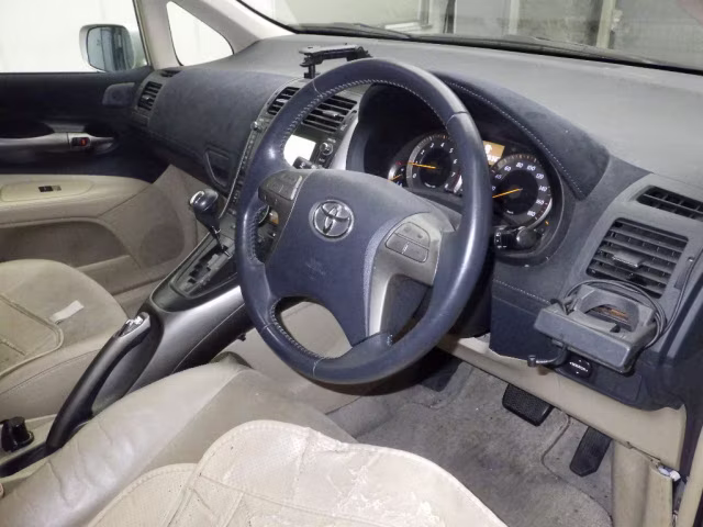 TOYOTA BLADE