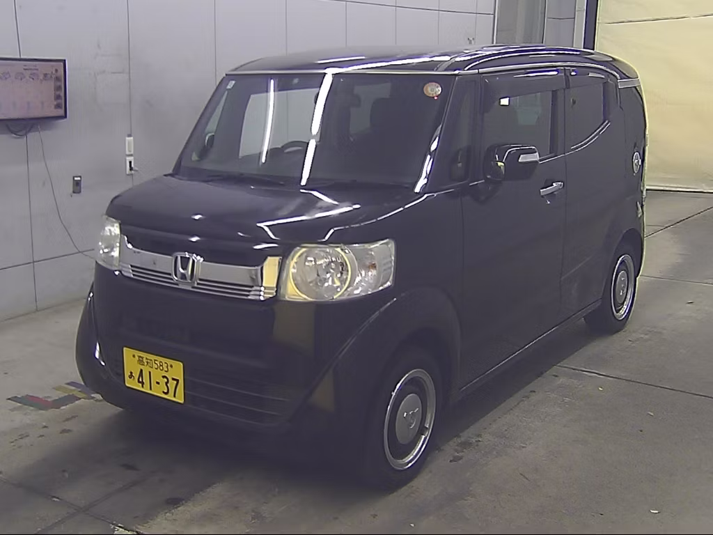 HONDA N-BOX SLASH