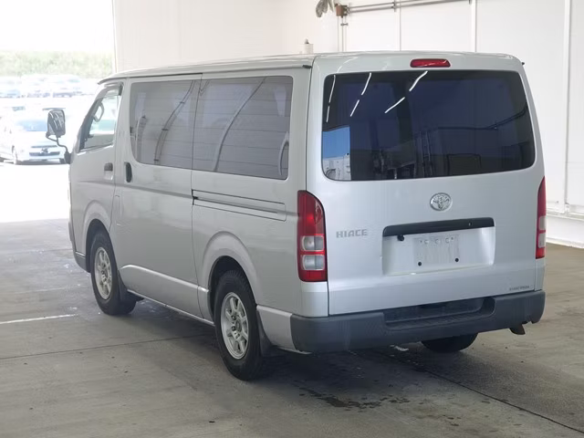 TOYOTA REGIUS ACE
