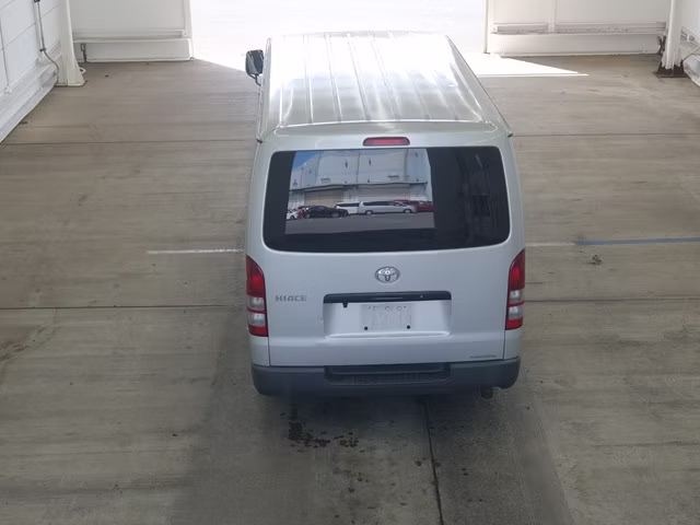 TOYOTA REGIUS ACE
