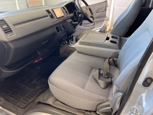 TOYOTA REGIUS ACE