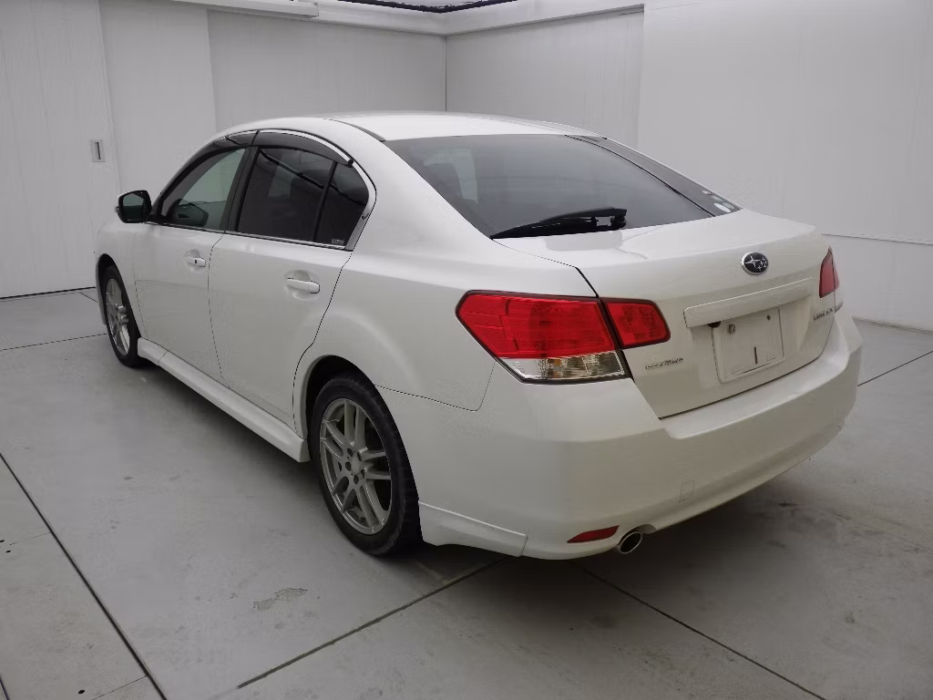 SUBARU LEGACY B4