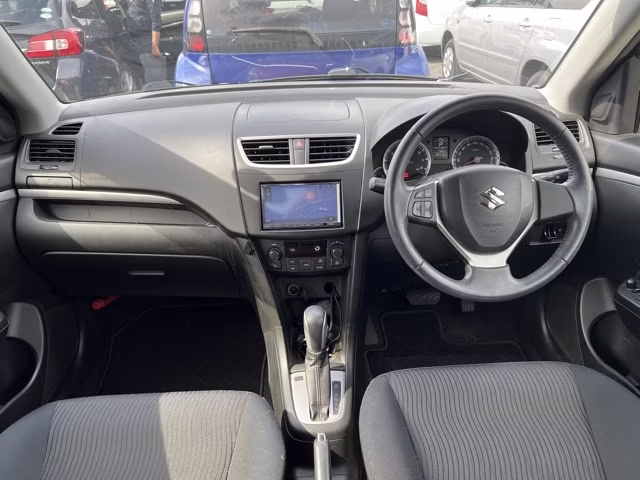 SUZUKI SWIFT