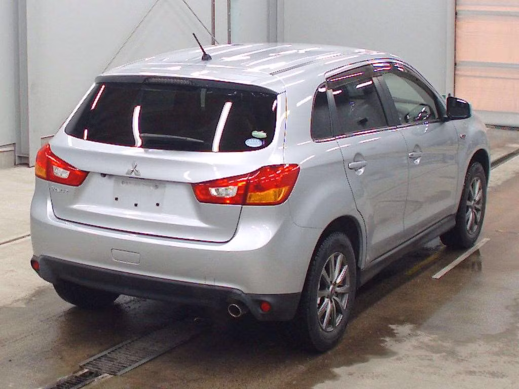 MITSUBISHI RVR