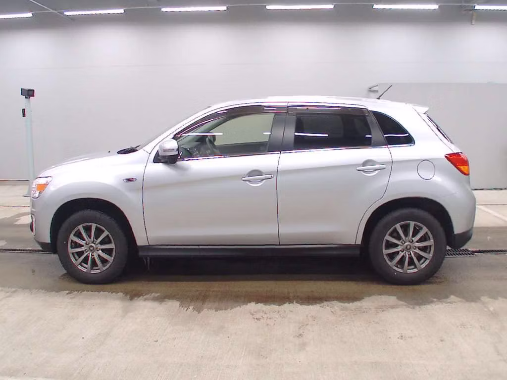 MITSUBISHI RVR
