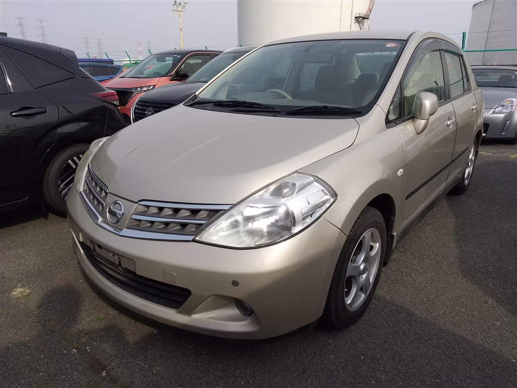 NISSAN TIIDA LATIO