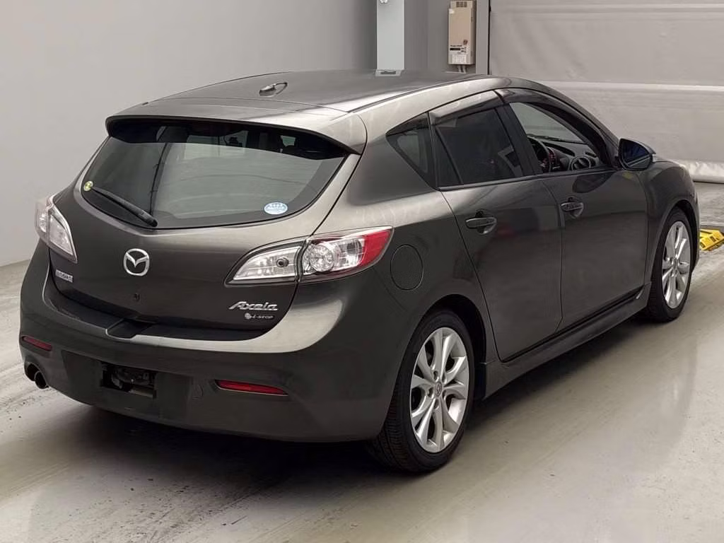 MAZDA AXELA