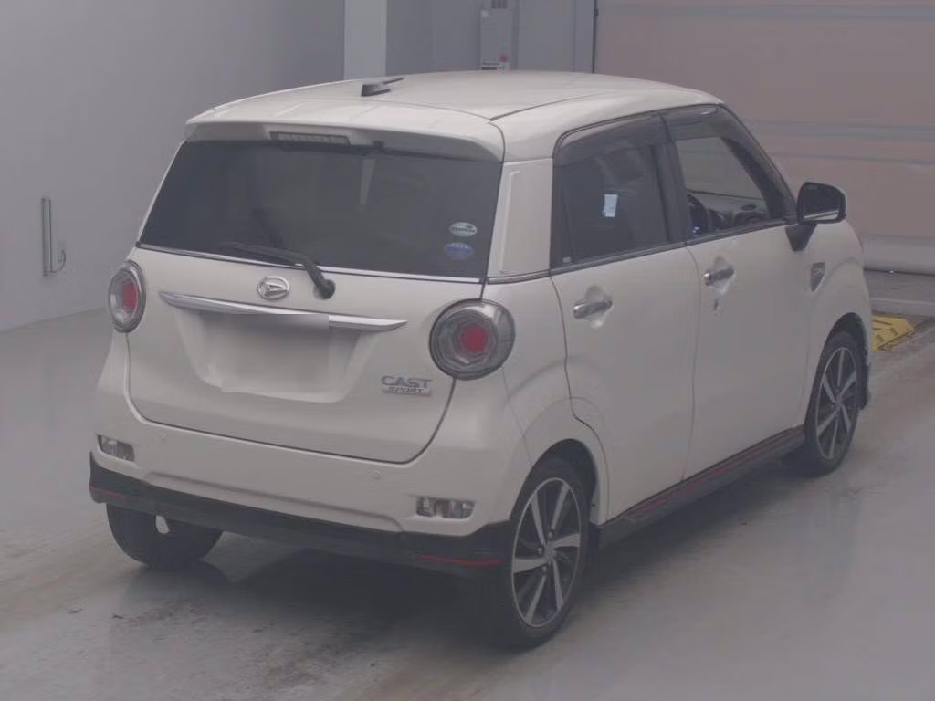 DAIHATSU CAST