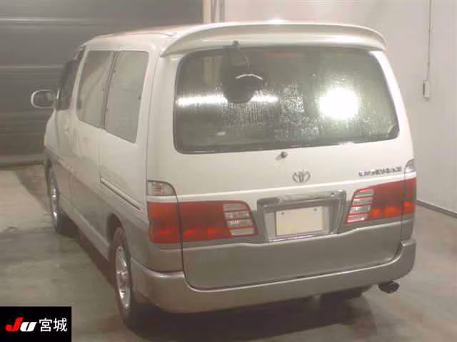 TOYOTA GRAND HIACE