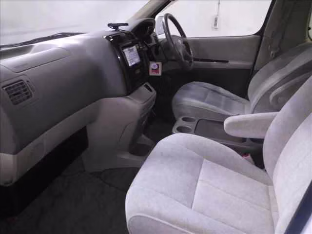 TOYOTA GRAND HIACE