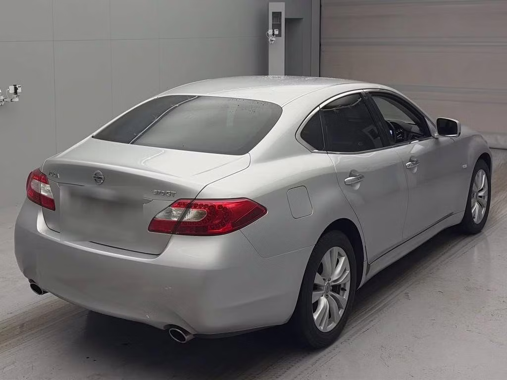 NISSAN FUGA