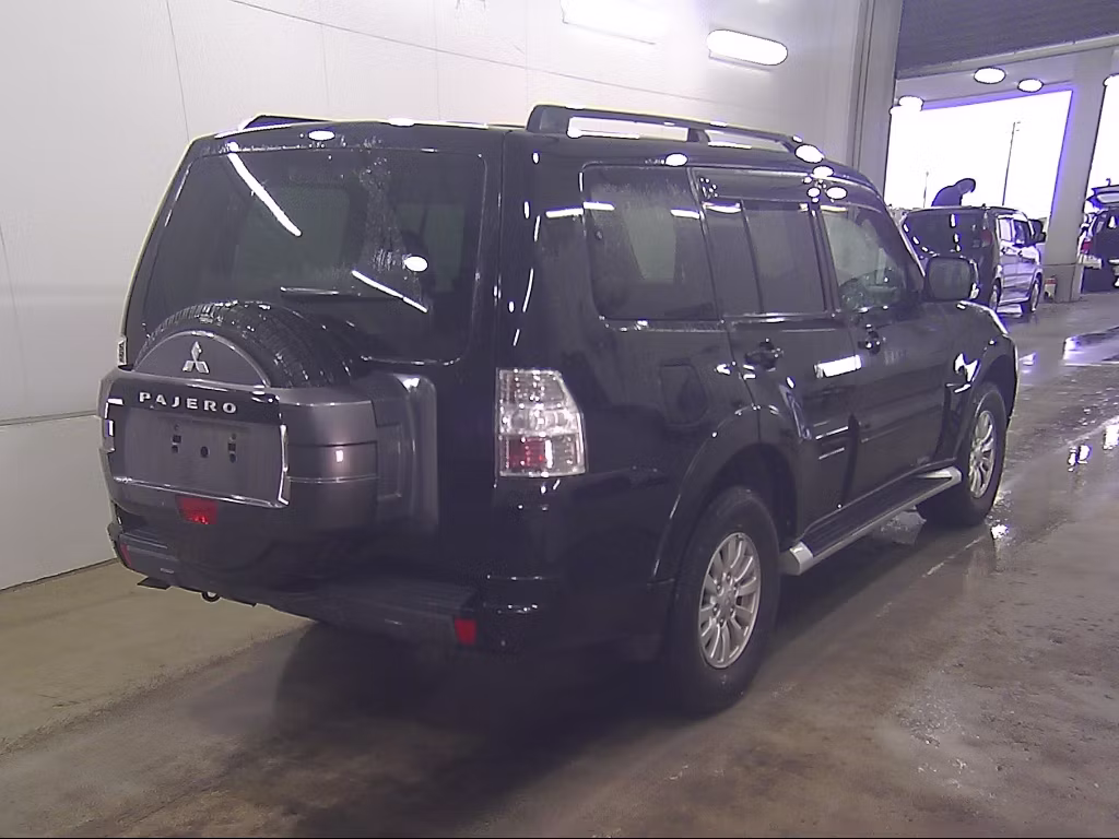 MITSUBISHI PAJERO