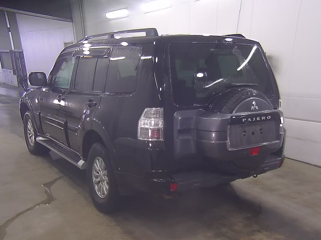 MITSUBISHI PAJERO