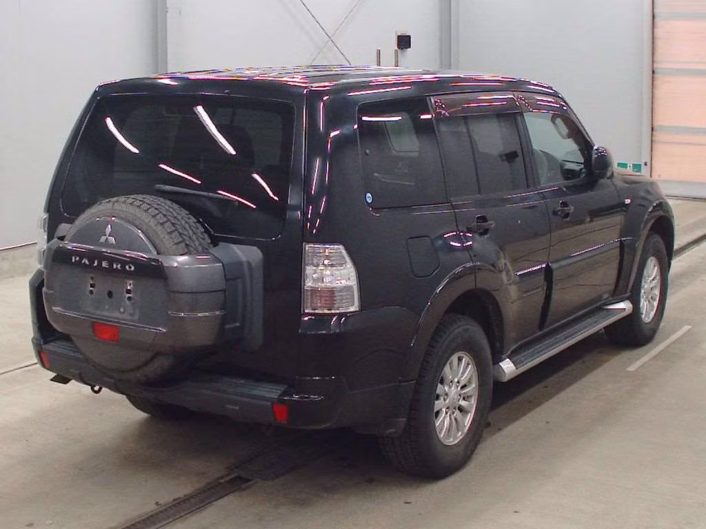 MITSUBISHI PAJERO